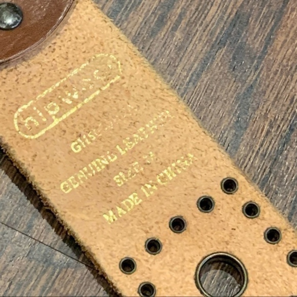 Brown Leather Belt with Brass Hardware Size Medium - Picture 4 of 14